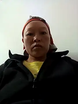 girl-hot2x online show from 28, 11, 2025