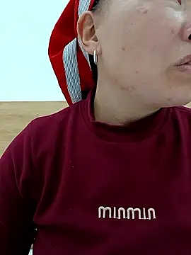 girl-hot2x online show from 15, 1, 2026