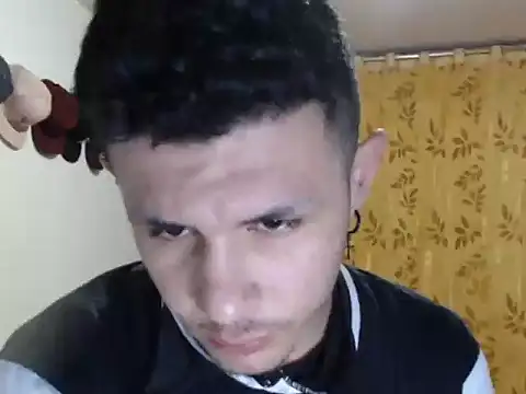 Snapshot of damiansexyboy69 chatting on 12, 11, 2025 damiansexyboy69 online show from 12, 11, 2025