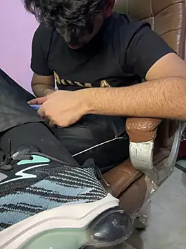 hotyyyyjonny online show from 18, 7, 2026