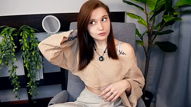 IsaParadiso online show from 12, 11, 2025