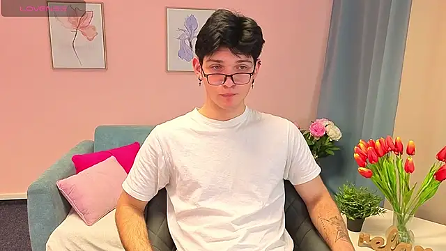 LiamRivers online show from 12, 11, 2025