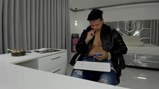 master leather online show from 29, 4, 2026