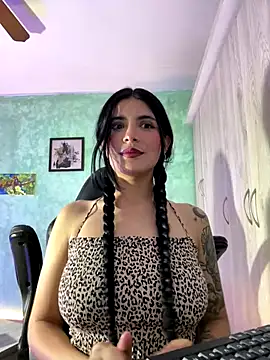 Snapshot of Cristal_Cerati_ chatting on 4, 12, 2025 Cristal Cerati online show from 4, 12, 2025