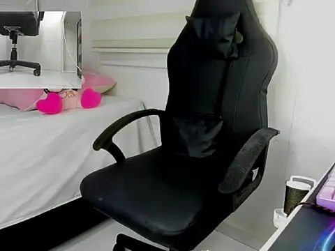 Snapshot of goddess_of_bitches chatting on 19, 2, 2026 goddess of bitches online show from 19, 2, 2026