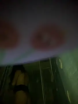 Snapshot of LanAnh-2k chatting on 17, 11, 2025 LanAnh-2k online show from 17, 11, 2025