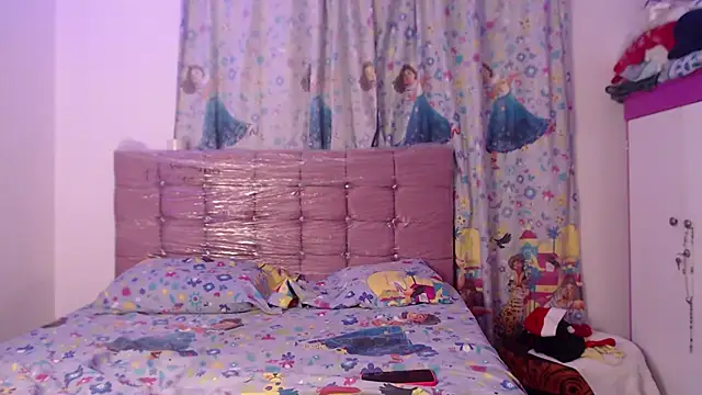 AishaOwens online show from 16, 12, 2025