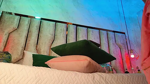 Caroline palmerr online show from 14, 12, 2025