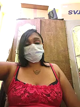 Snapshot of Dharshini98 chatting on 18, 12, 2025 Dharshini98 online show from 18, 12, 2025