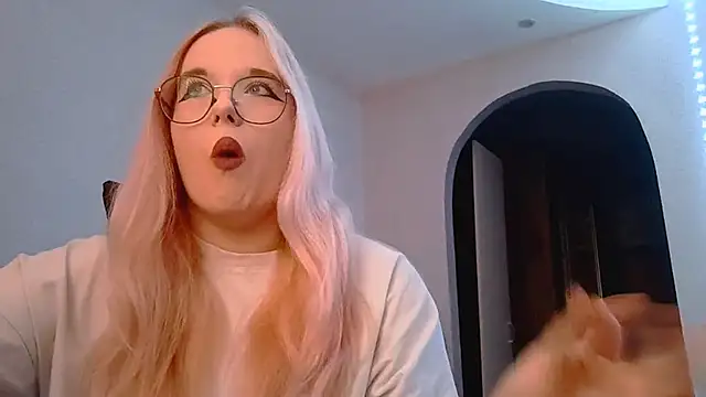 Snapshot of ArletteHals chatting on 13, 11, 2025 ArletteHals online show from 13, 11, 2025