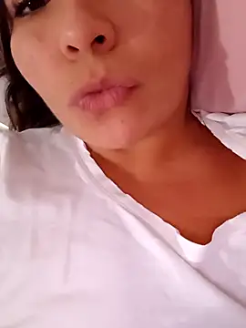Snapshot of LatinaCalienteMilf chatting on 12, 11, 2025 LatinaCalienteMilf online show from 12, 11, 2025