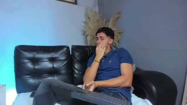 Snapshot of ZeusBrant chatting on 13, 3, 2026 ZeusBrant online show from 13, 3, 2026