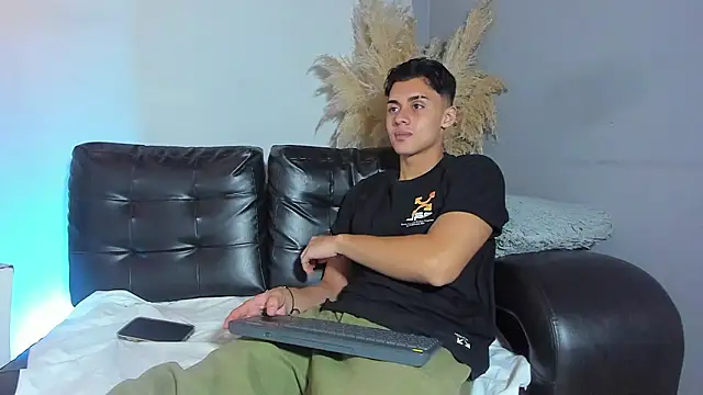 Snapshot of ZeusBrant chatting on 18, 3, 2026 ZeusBrant online show from 18, 3, 2026