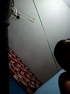 Snapshot of beutiful_hot chatting on 18, 11, 2025 beutiful hot online show from 18, 11, 2025