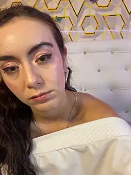 MelanyyJhonson15 online show from 13, 5, 2026