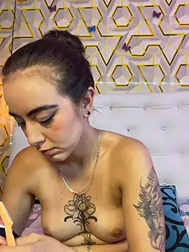 MelanyyJhonson15 online show from 23, 5, 2026