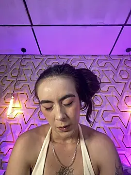 MelanyyJhonson15 online show from 10, 7, 2026