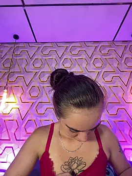 MelanyyJhonson15 online show from 22, 7, 2026