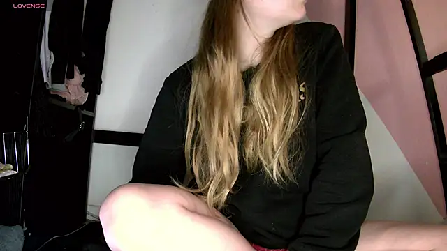 secretcouple 00 online show from 7, 5, 2026