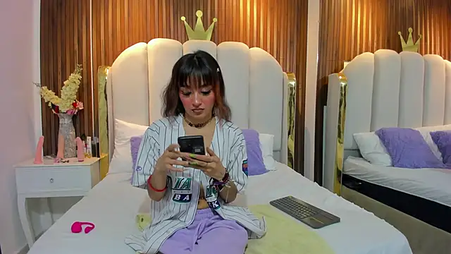 Snapshot of pixxxy_skinny chatting on 17, 11, 2025 pixxxy skinny online show from 17, 11, 2025