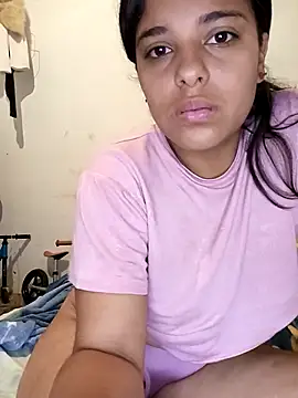 Snapshot of Laur-hot chatting on 13, 11, 2025 Laur-hot online show from 13, 11, 2025