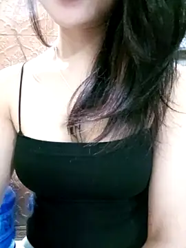 Snapshot of Lynk2x chatting on 15, 11, 2025 Lynk2x online show from 15, 11, 2025