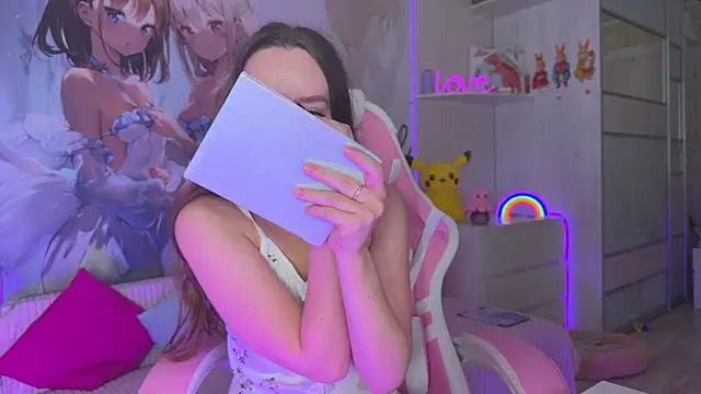CheekySashaCharm online show from 9, 7, 2026