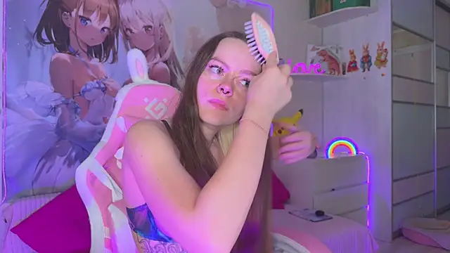 CheekySashaCharm online show from 19, 7, 2026