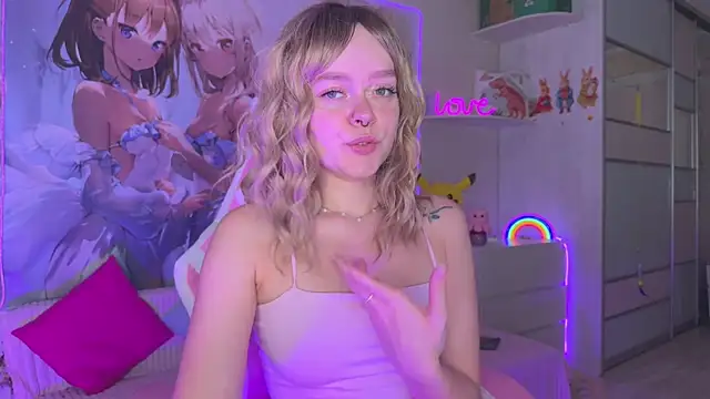 CheekySashaCharm online show from 29, 7, 2026