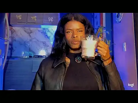 Snapshot of aprille15 chatting on 4, 2, 2026 aprille15 online show from 4, 2, 2026