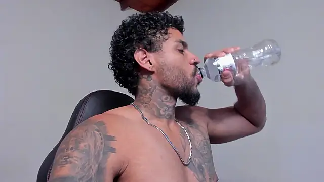 LuigiVitale 1 online show from 23, 2, 2026