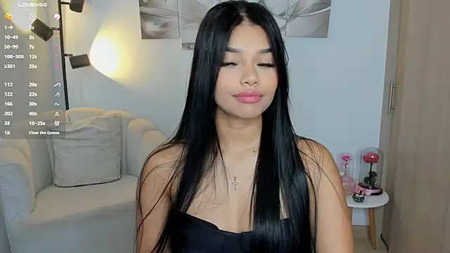 haileyflorez  online show from 29, 4, 2026