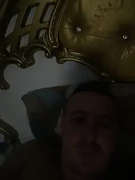 Snapshot of vandamecuple chatting on 13, 11, 2025 vandamecuple online show from 13, 11, 2025