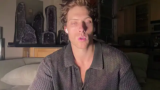 alex islivee online show from 7, 8, 2026