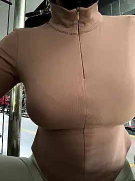 Snapshot of DDREBA chatting on 11, 1, 2026 DDREBA online show from 11, 1, 2026