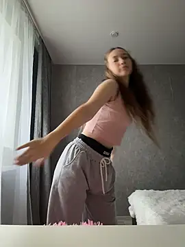 Snapshot of Holy_Poly chatting on 18, 11, 2025 Holy Poly online show from 18, 11, 2025