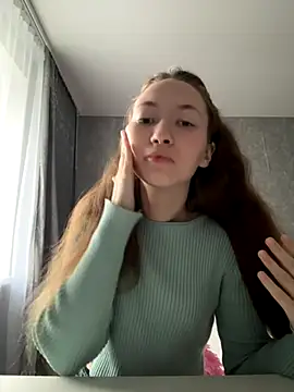 Snapshot of Holy_Poly chatting on 4, 12, 2025 Holy Poly online show from 4, 12, 2025