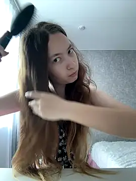 Snapshot of Holy_Poly chatting on 17, 12, 2025 Holy Poly online show from 17, 12, 2025