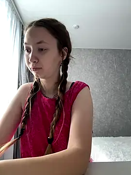 Snapshot of Holy_Poly chatting on 19, 12, 2025 Holy Poly online show from 19, 12, 2025