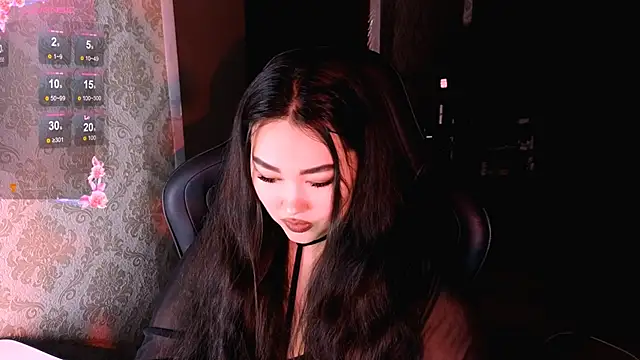 Emma Uilson online show from 6, 4, 2026