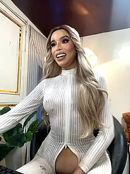 Snapshot of _SandraHornball_ chatting on 26, 11, 2025 SandraHornball online show from 26, 11, 2025