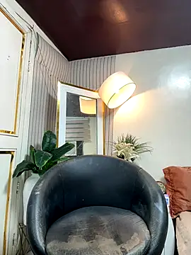 Snapshot of _SandraHornball_ chatting on 16, 12, 2025 SandraHornball online show from 16, 12, 2025