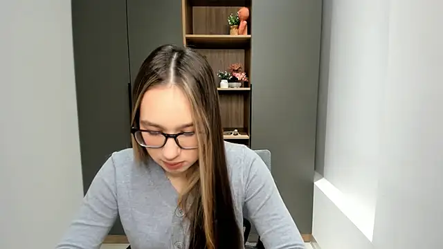 Snapshot of ZitaCring chatting on 16, 11, 2025 ZitaCring online show from 16, 11, 2025