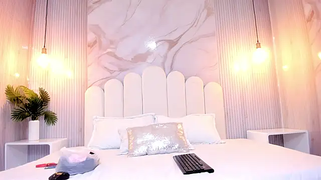 arietta skinny online show from 4, 2, 2026