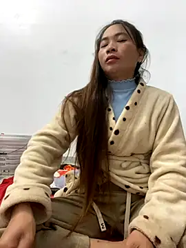 Snapshot of pitty_mymi chatting on 28, 11, 2025 pitty mymi online show from 28, 11, 2025