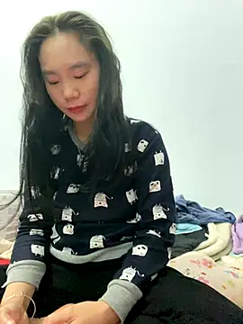 Snapshot of pitty_mymi chatting on 5, 12, 2025 pitty mymi online show from 5, 12, 2025