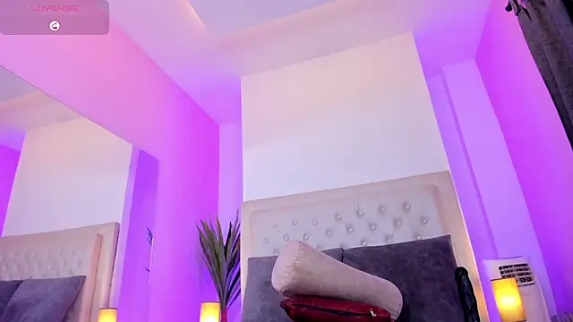 Snapshot of violeta_santanna chatting on 15, 3, 2026 violeta santanna online show from 15, 3, 2026