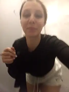 Snapshot of cleopatravodos chatting on 21, 11, 2025 cleopatravodos online show from 21, 11, 2025