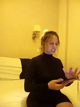 Snapshot of cleopatravodos chatting on 15, 12, 2025 cleopatravodos online show from 15, 12, 2025