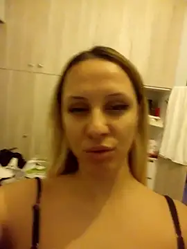 Snapshot of cleopatravodos chatting on 19, 12, 2025 cleopatravodos online show from 19, 12, 2025